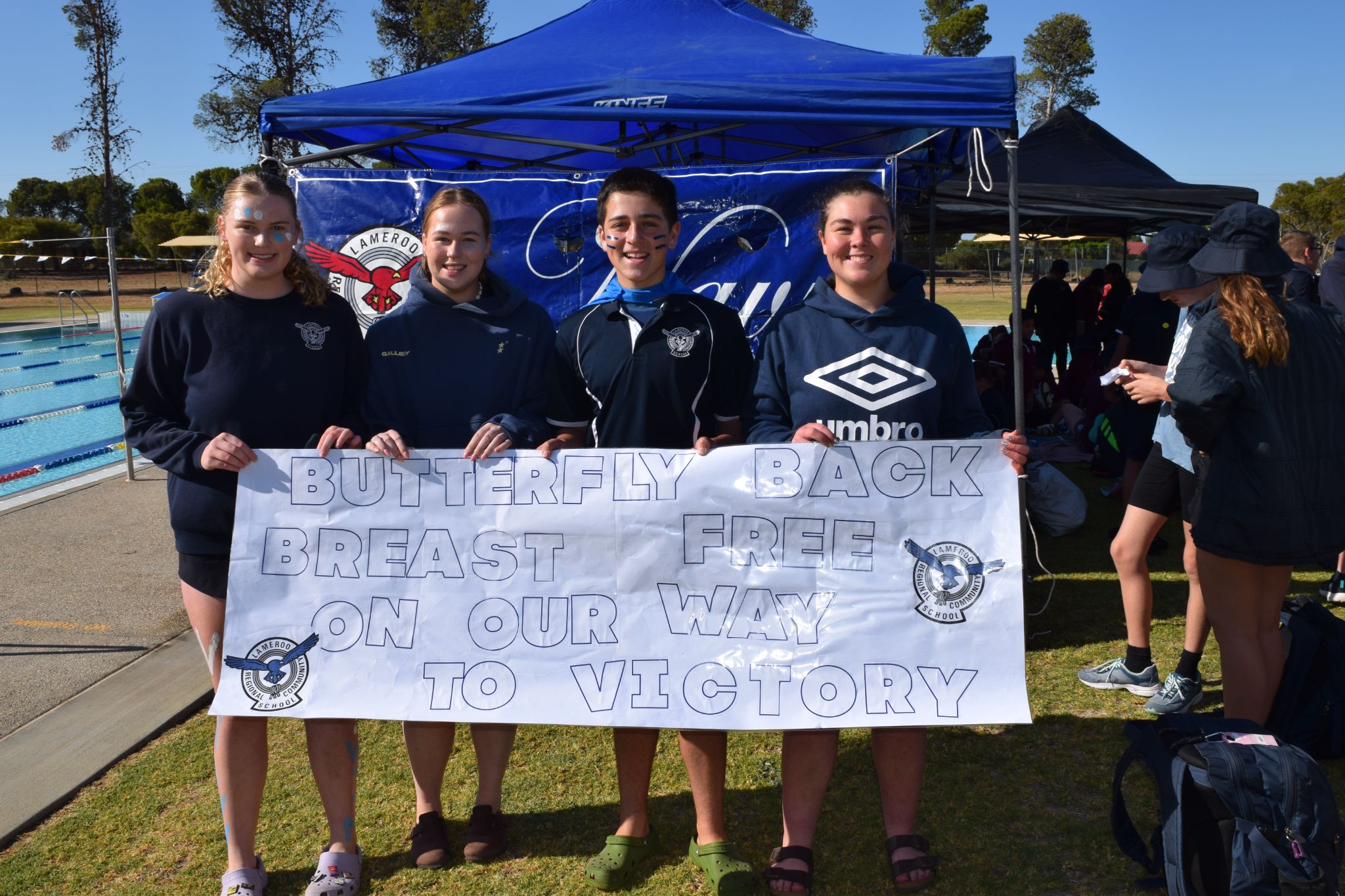maroon v navy swimming carnival